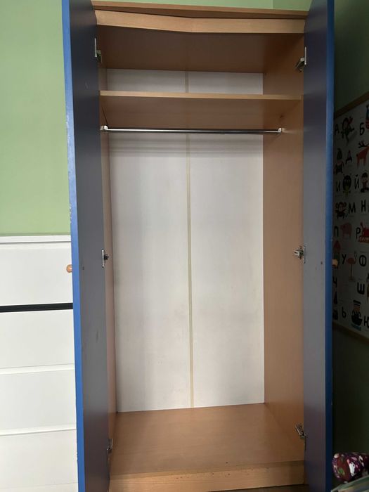 Гардероб с декорация