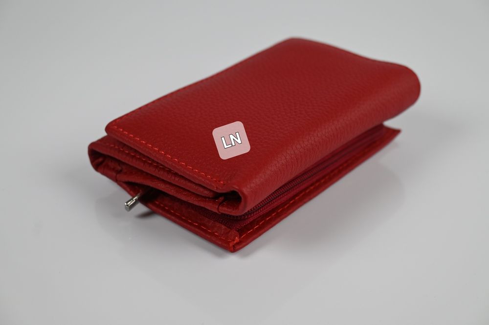 Дамско портмоне от естествена кожа