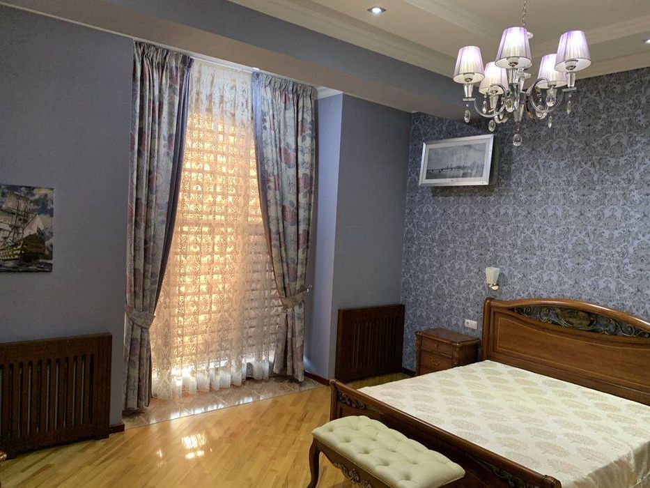 Сдается дом с летним бассейном рядом с Magic Sity ( н874 )