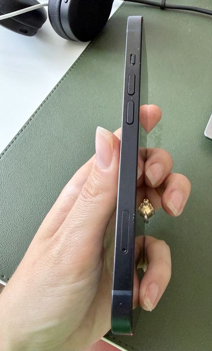 iPhone 14 128GB Midnight, deblocat, Battery Health 87%, cutie + cablu