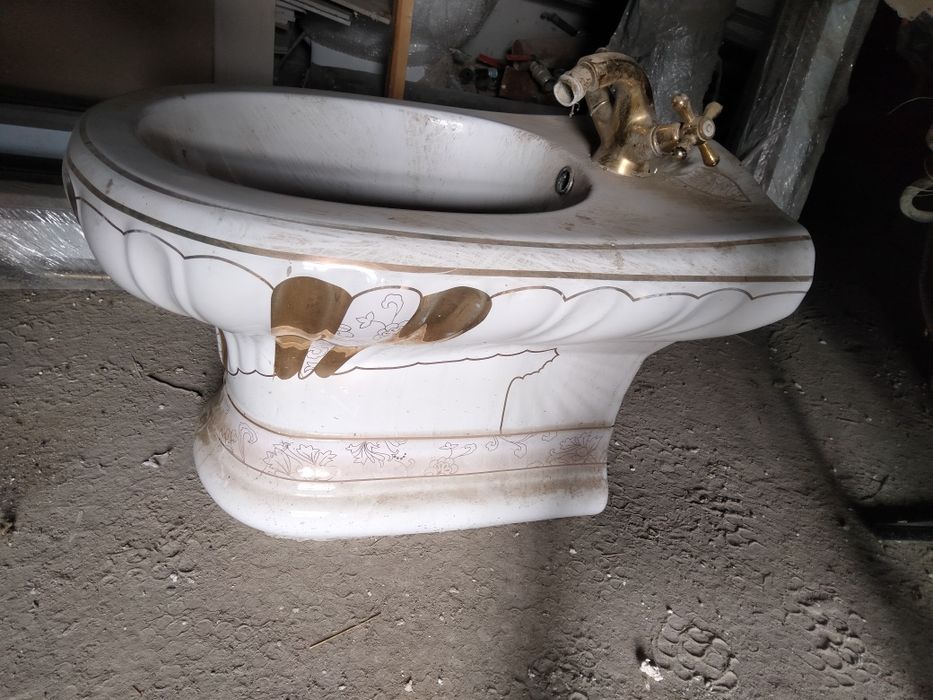 Бидэ 2 штуки в отличном состояний