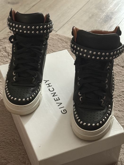 Vand ghete dama Givenchy originale