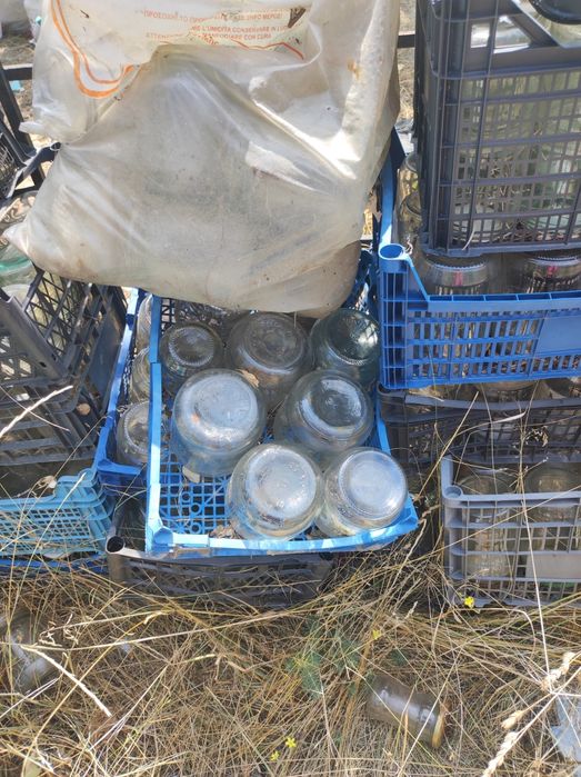 Подарявам буркани всякакви видове