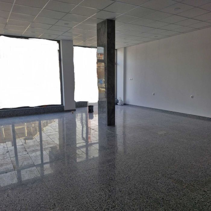 Дава се под наем Магазин в Пловдив, Христо Смирненски - 100 кв.м за 837.42 € - Снимка #1