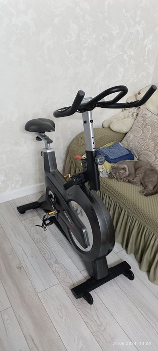 Велотренажер новый