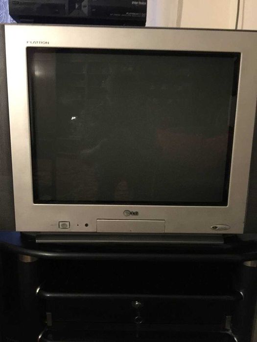 телевизор  LG, состояние отличное,яркость красок превосходная