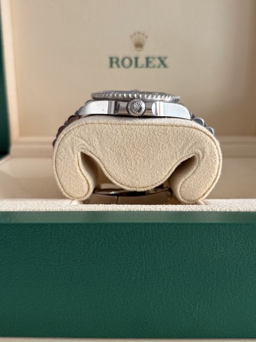 Rolex GMT-Master 2 “Batgirl Jubilee 40MM