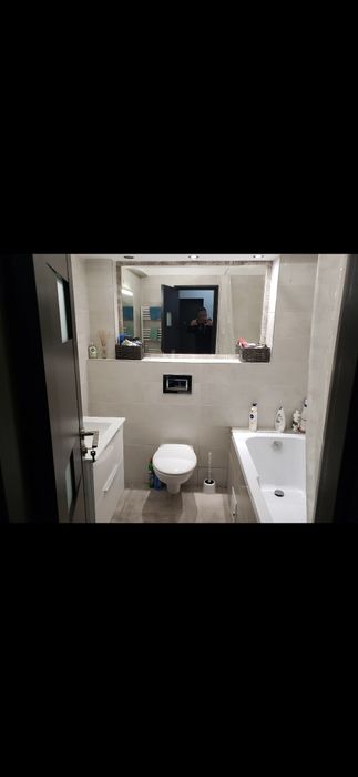 Apartament 2 camere  terasa mare( 30mp )și gara(boxa )