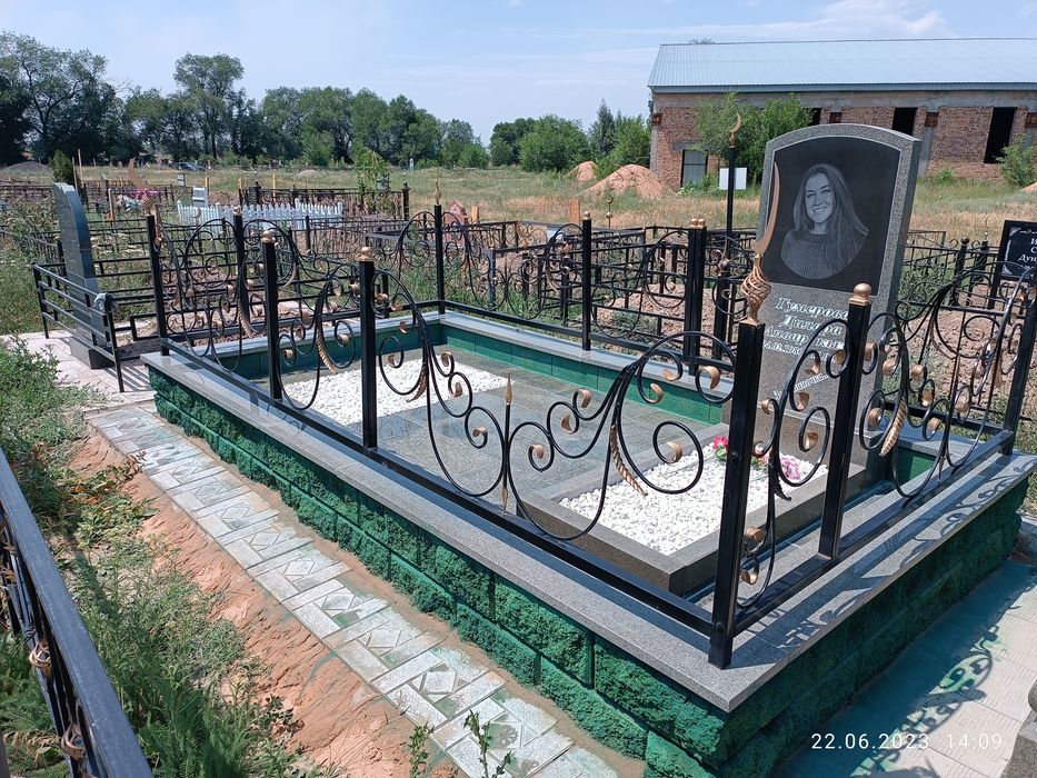Оградки,гранитные комплексы, таблички, памятники