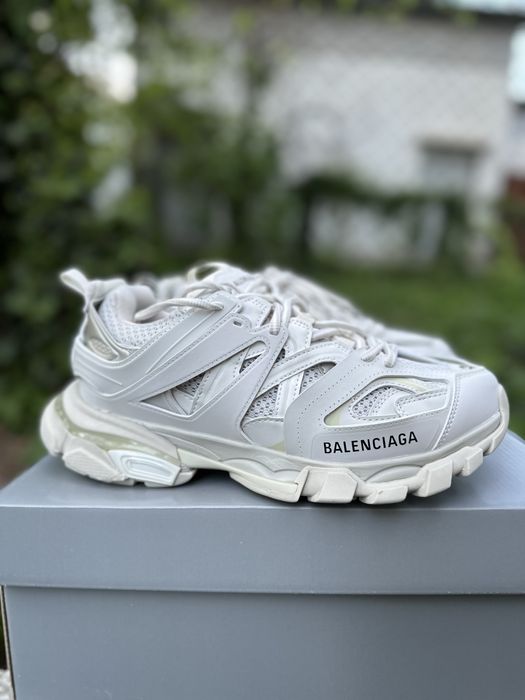 Balenciaga track (triple white)