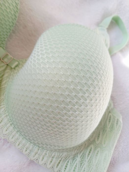 сутиени Triumph  85 Д