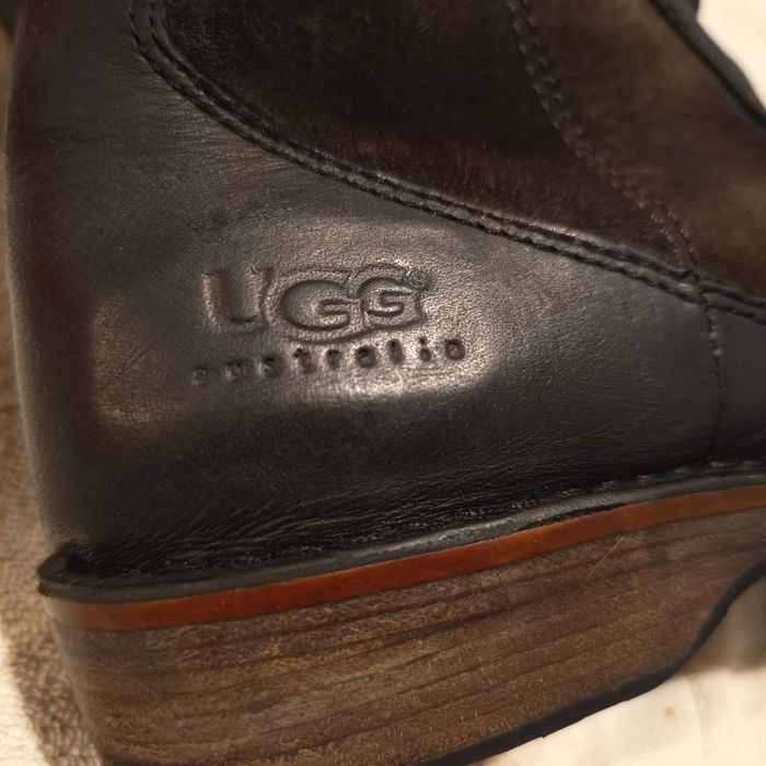 Cizme dama UGG piele 39