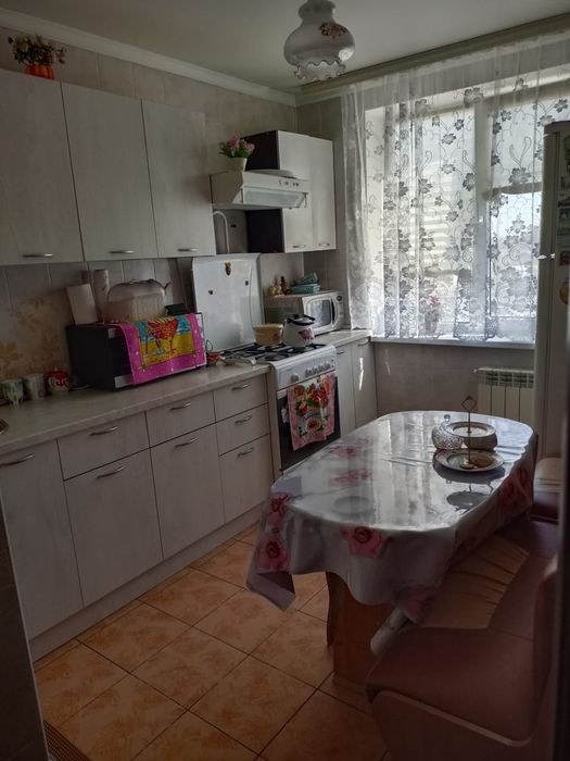 Продам 3х.кв в 11 мкр.