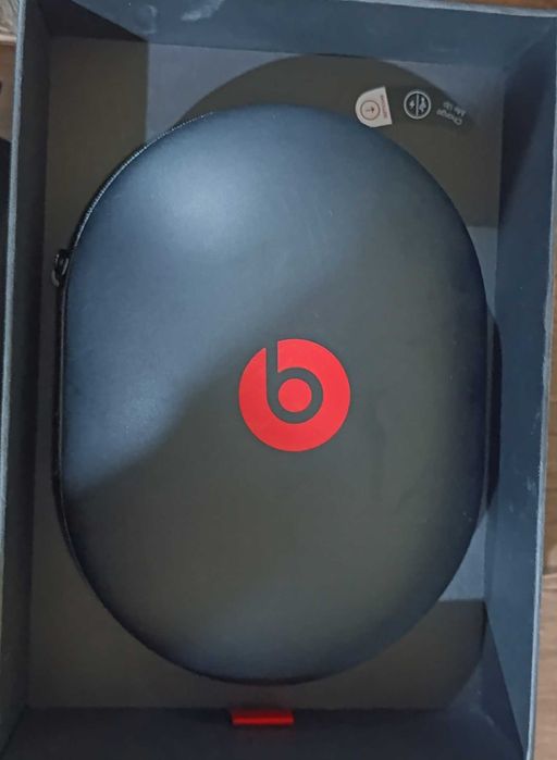 Beats Studio 3 -- беспроводные наушники