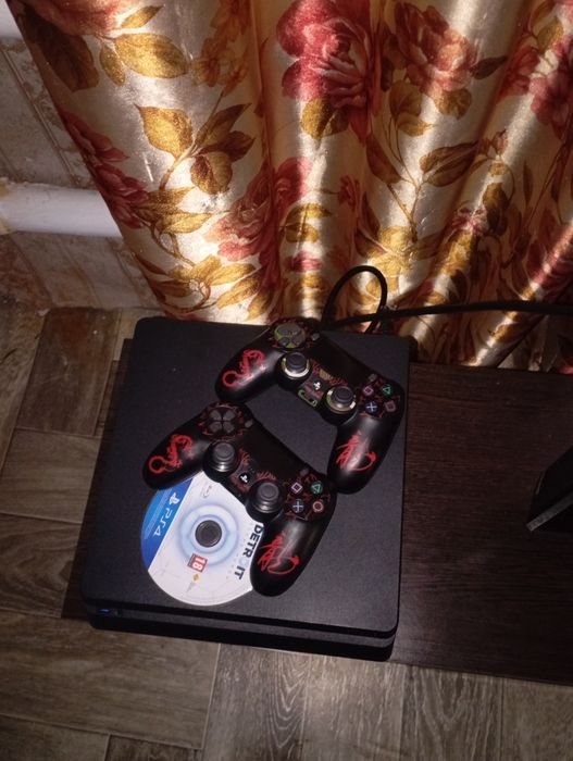 Продам Sony PlayStation4