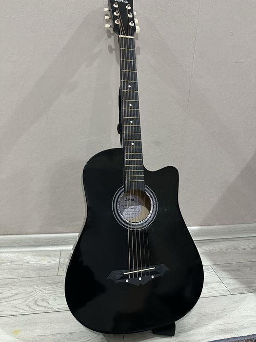 Продам гитару новый