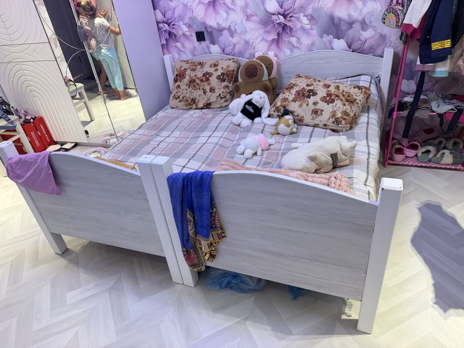 Продам срочно двухяросную кровать в отличном состоянии