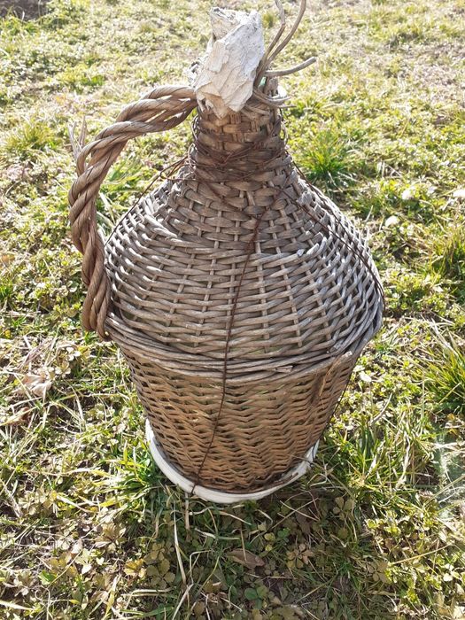 Стари плетени дамаджани