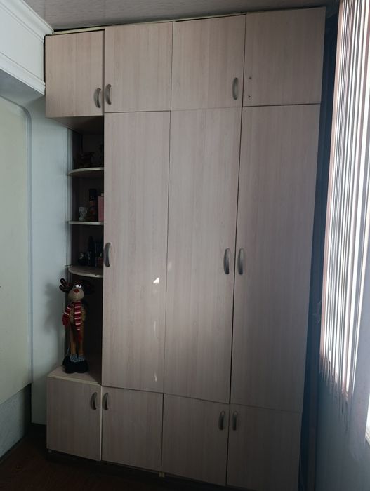 Шкаф встроенный большой