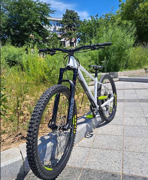 Mountain bike hardtail