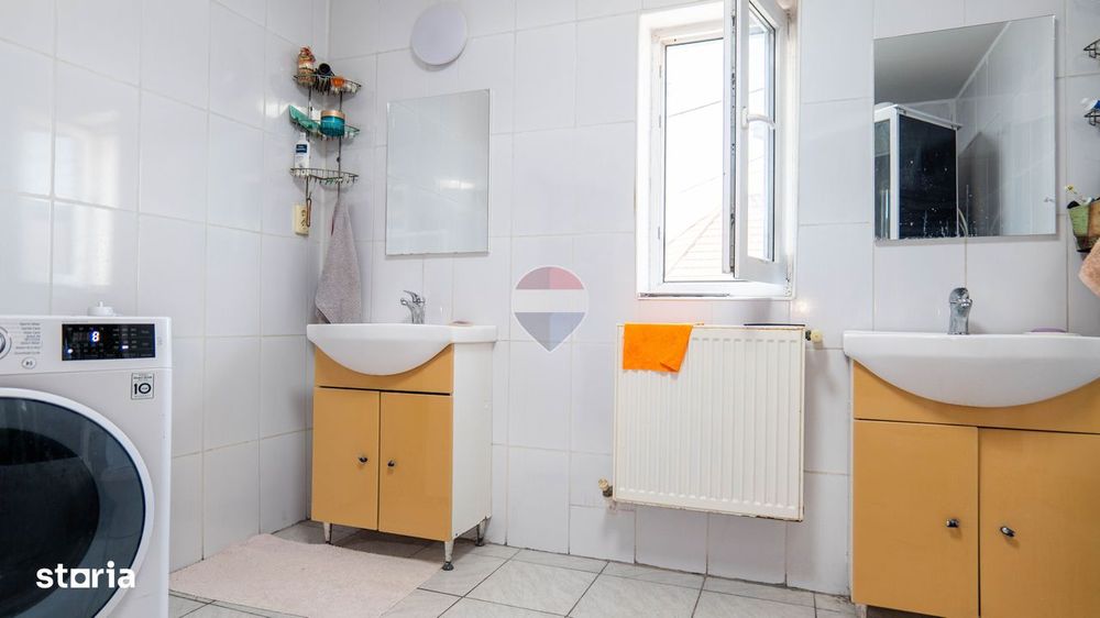 Vanzare vilă cu 2 unitati locative independente in Pantelimon, Central