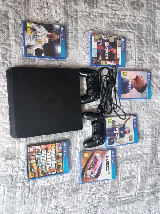 PS4 Slim 1TB 2 джойстика + игри