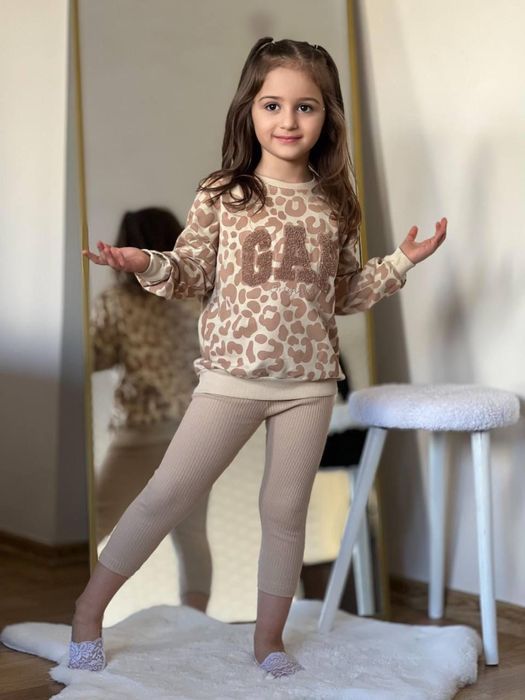 Продам детские одежды для девочек