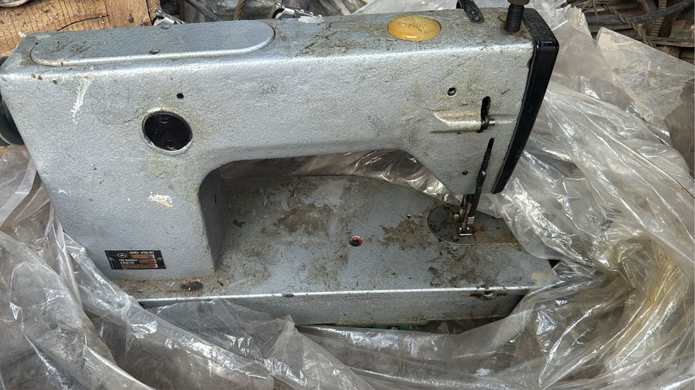 Швейные машинки со столами