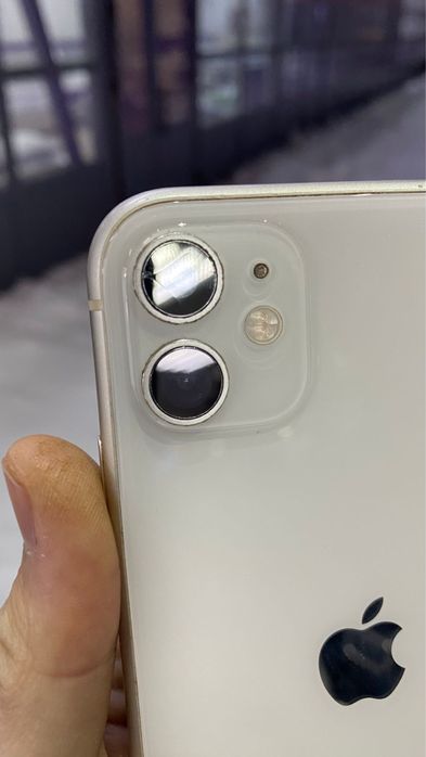 Продам айфон 11 в белом цвете