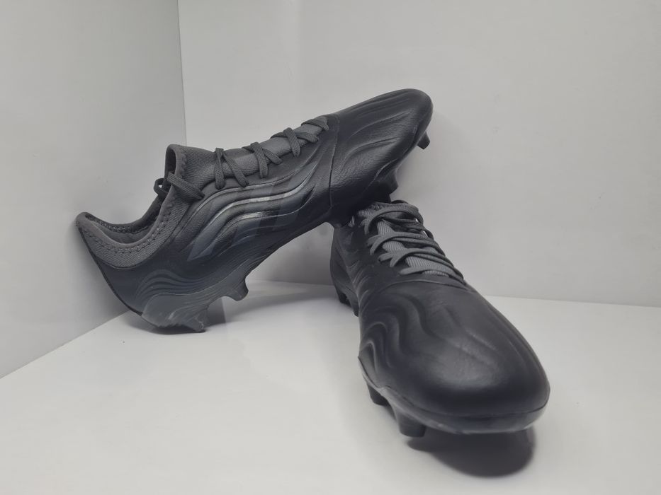 Бутонки Adidas Copa 

Чисто нови с кутия.

Размер 44 стелка 28 см.

Це