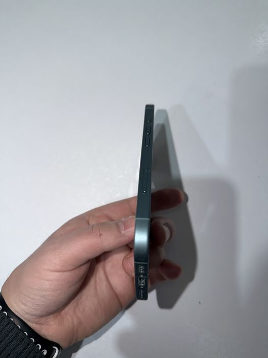 Продам Iphone 16