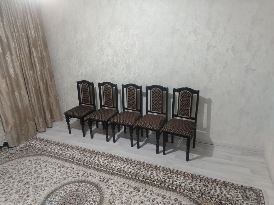 Стол орындактарымен сатылады