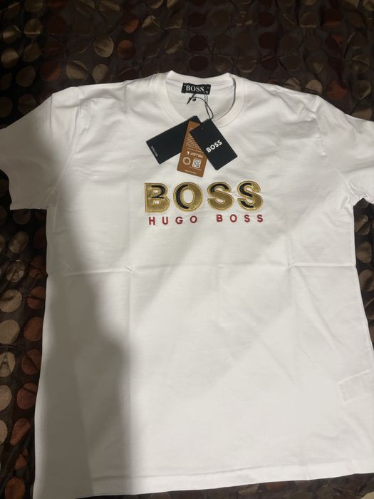 Две оригинални маркови тениски