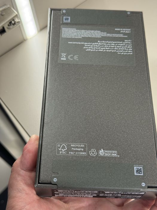 Продам новый Самсунг s 25 FE