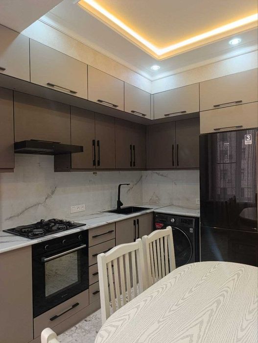 Продается 3-комнатная квартира 2-этаж ор. напротив городского суда