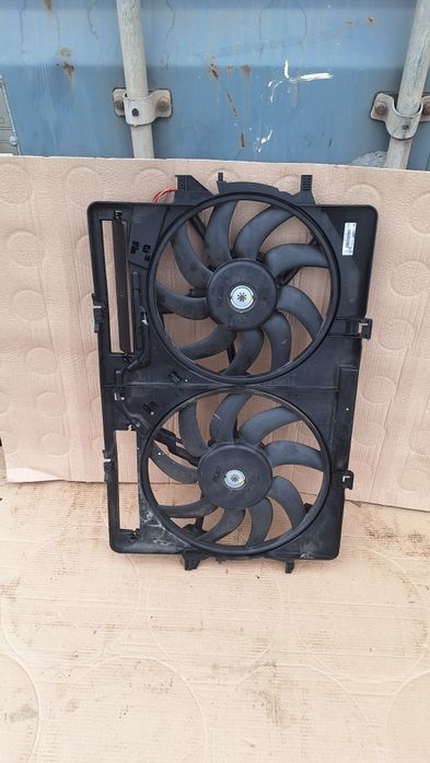 Диффузор вентилятор моторчик охлаждения Audi Q5 Audi A4 B8