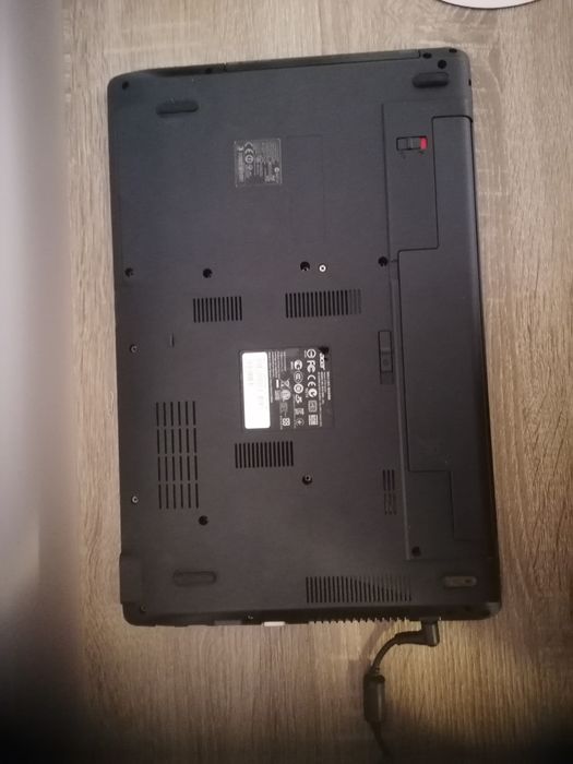 Vând laptop  Acer Aspire funcțional!
