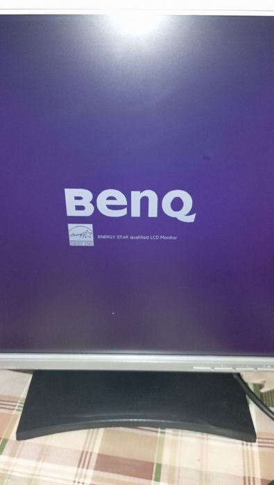 monitor LCD Benq Q7T5