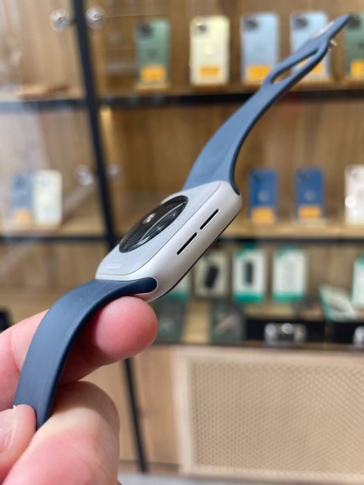 Срочно продам Apple Watch se1