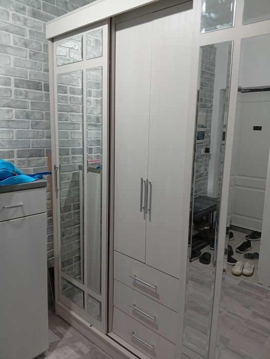 Шкаф для прихожей