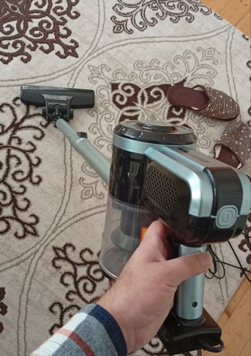 Легкий новый пылесос