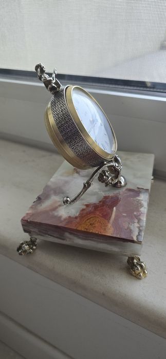 Механичен часовник с декорация херувим. Оникс, месинг. Декор.