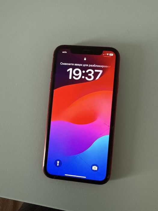 iPhone XR в красном цвете 64гб
