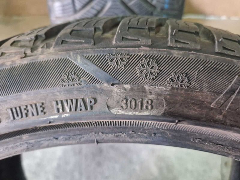 2 Duraturn R18 225/40
зимни гуми DOT3018