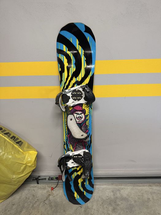 Ски, щеки, обувки, сноуборд в отлично състояние!