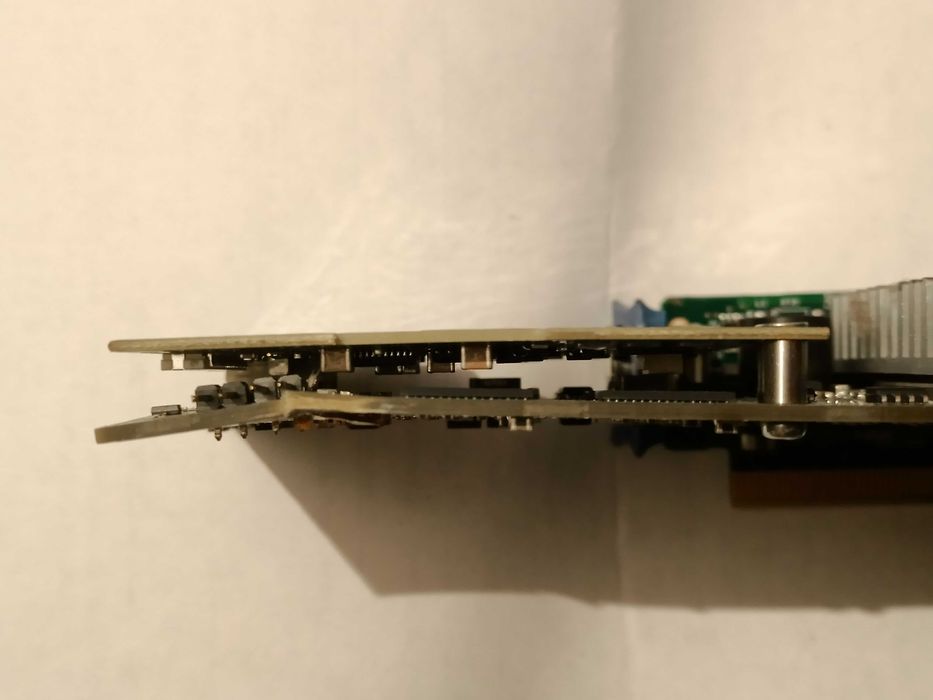 Продам RAID контроллер "LSI 9260-8i"