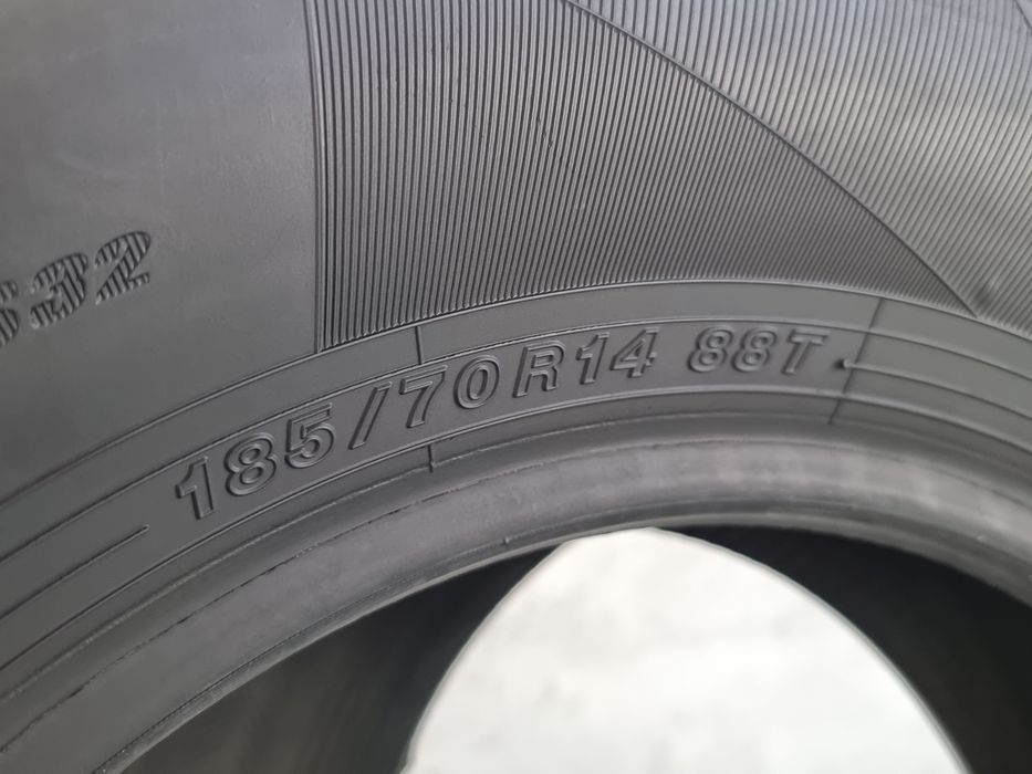 185/70/14 Yokohama 2Броя: 90€ 7мм