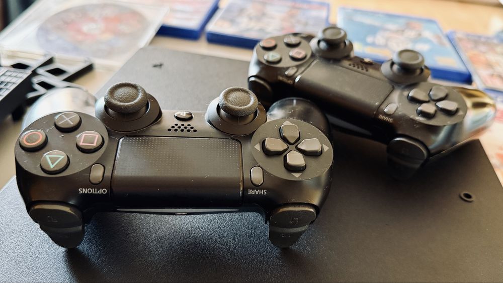 PlayStation 4 Slim 1TB