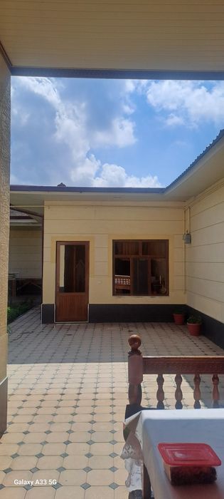 Назарбек Тарновда уй сотилади.4соток5хона.Газ,свет,сув,канализация бор