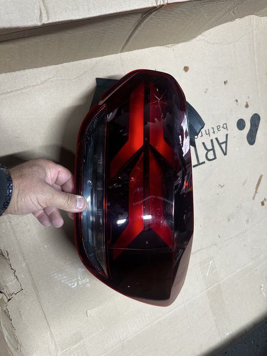 Stop dreapta cu defect dacia logan 3.